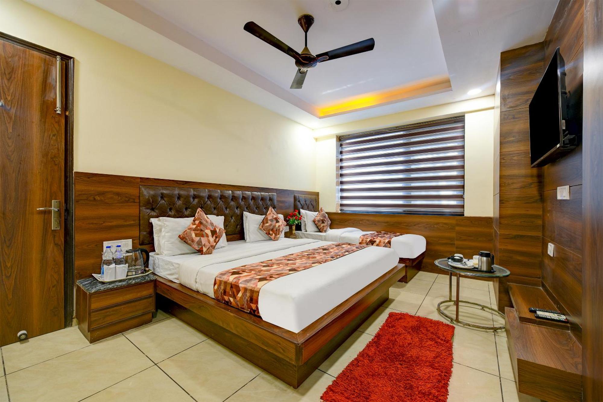 Hotel Le Grand - Walk-In From Rk Ashram Metro Station Neu-Delhi Exterior foto