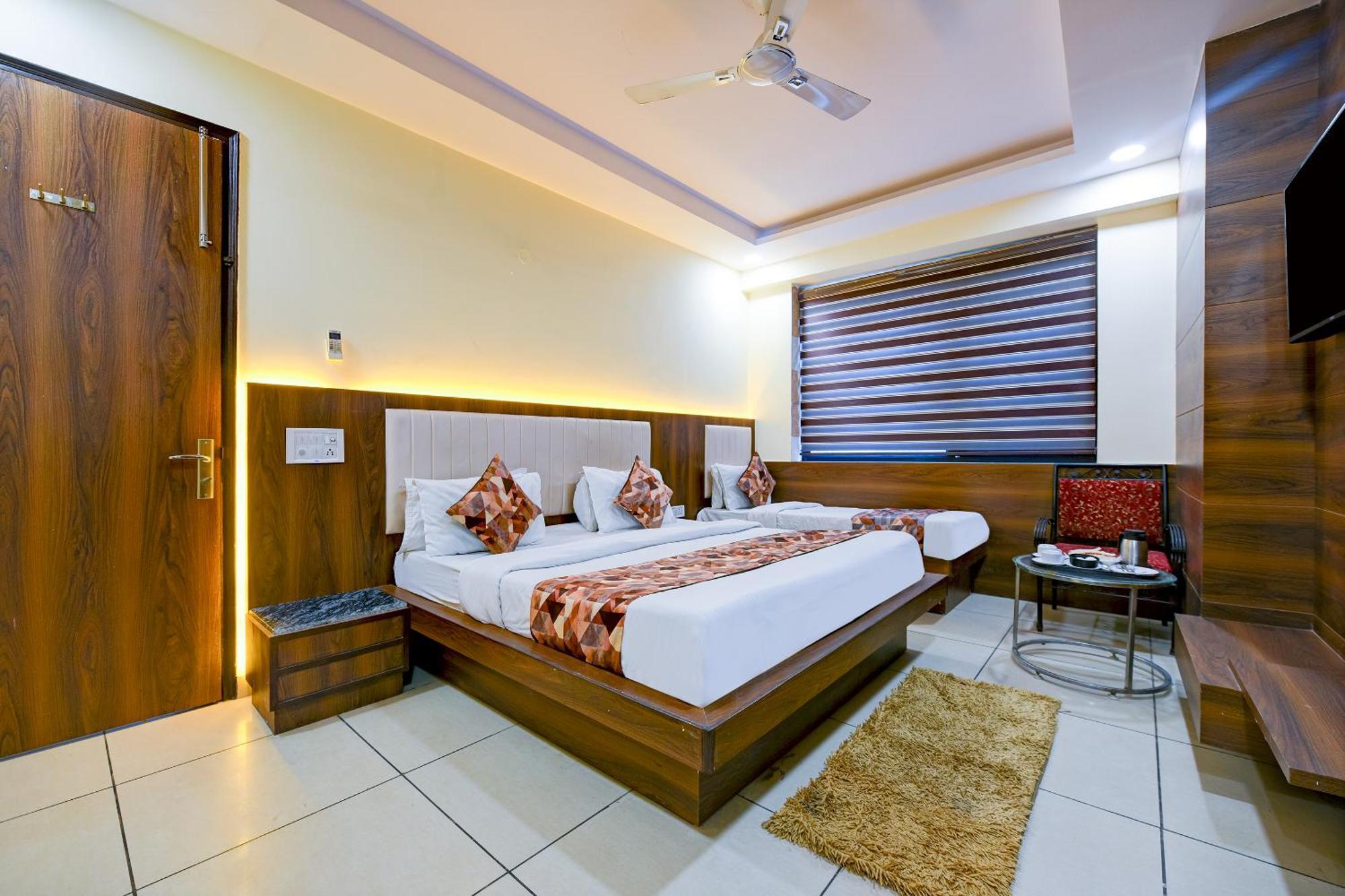 Hotel Le Grand - Walk-In From Rk Ashram Metro Station Neu-Delhi Exterior foto